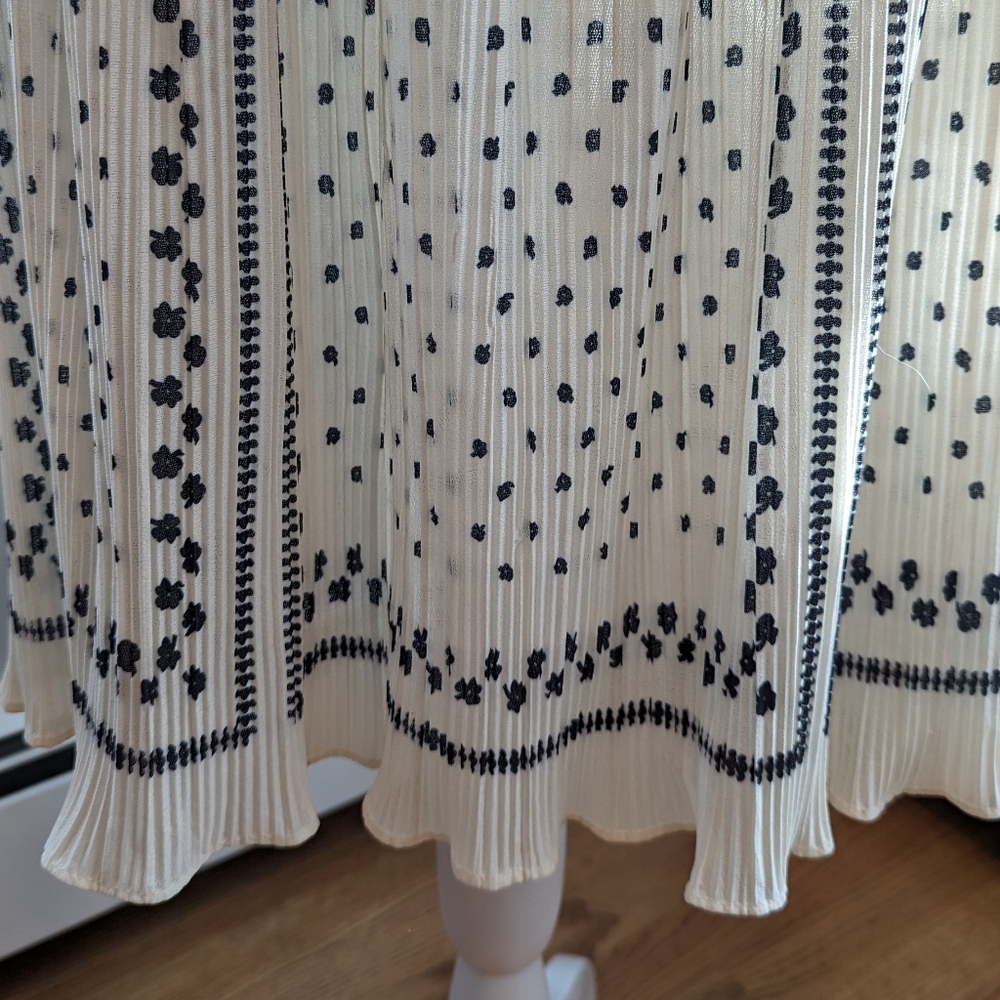 Vintage 1970s Black And White Pleated Belted Boho Dress - Picture 3 of 4